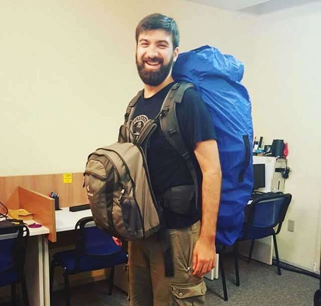 Álvaro Justen e suas mochilas